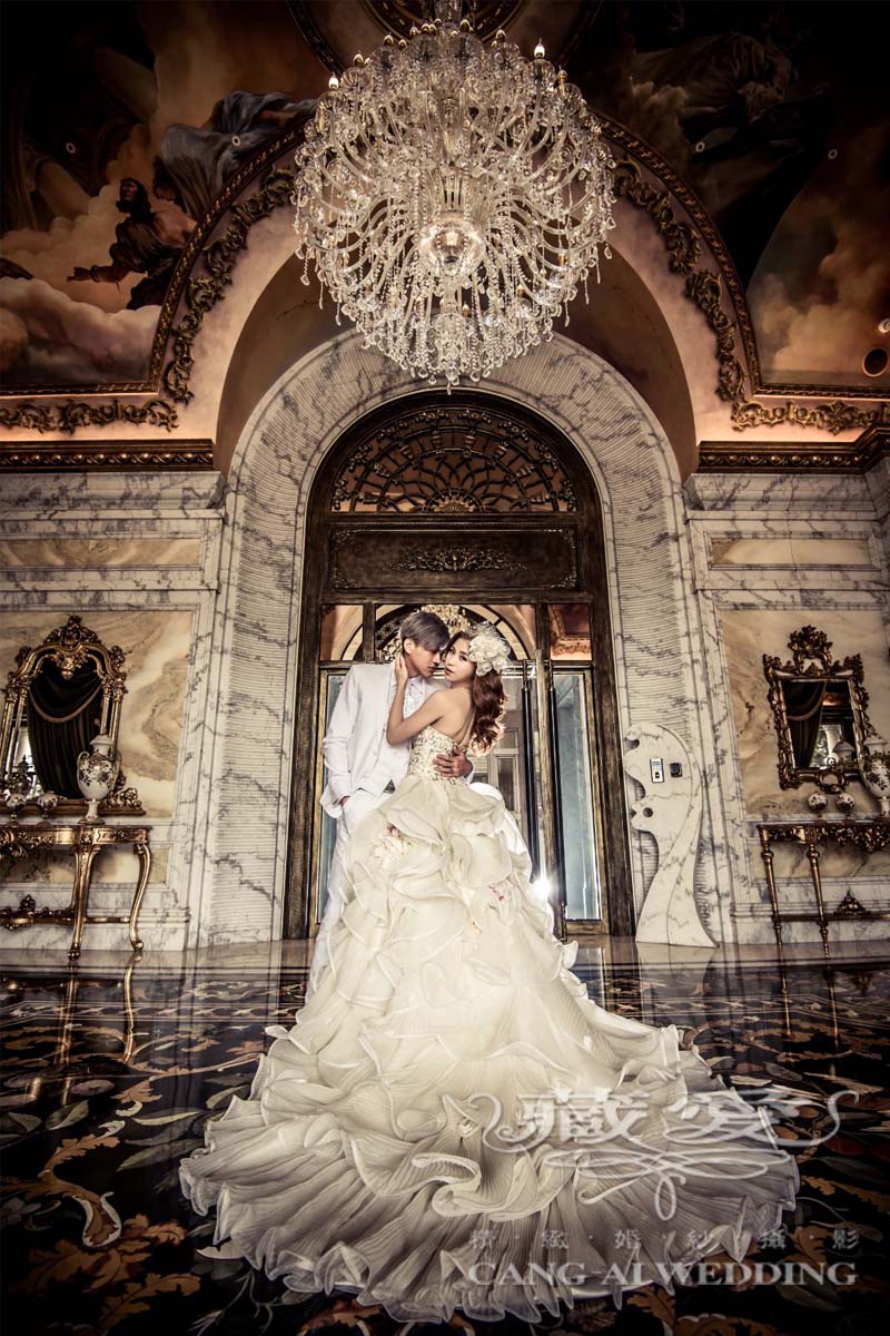 Theme Pre-Wedding @ the Private Royal Hall & exclusive Romantic Cathedral