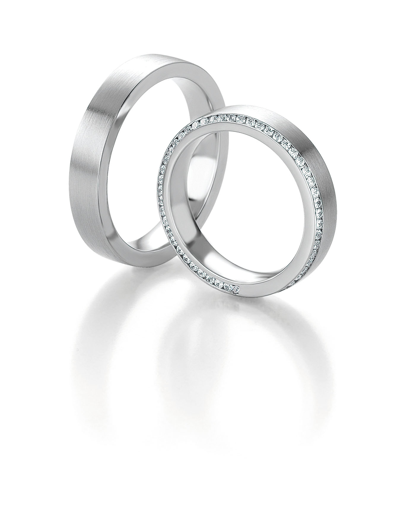052320 – Gent Ring in 18K WG