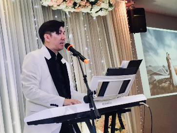 Solo Pop Jazz Pianist & Singer