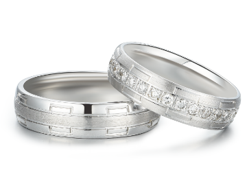 18K WHITE GOLD RING