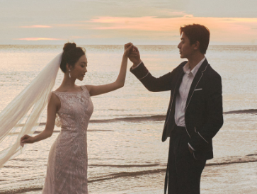 Charming Sunset Chronicle World’s Top 3 Sunsets for Wedding Shoot