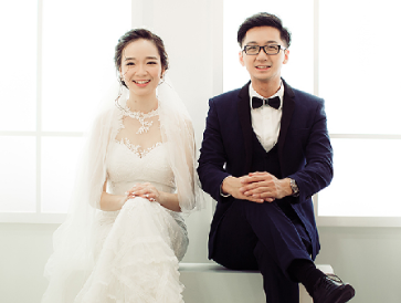 You only need 60 Seconds to turn your dream wedding into reality!