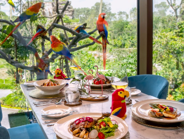 Bird Paradise, Crimson Restaurant