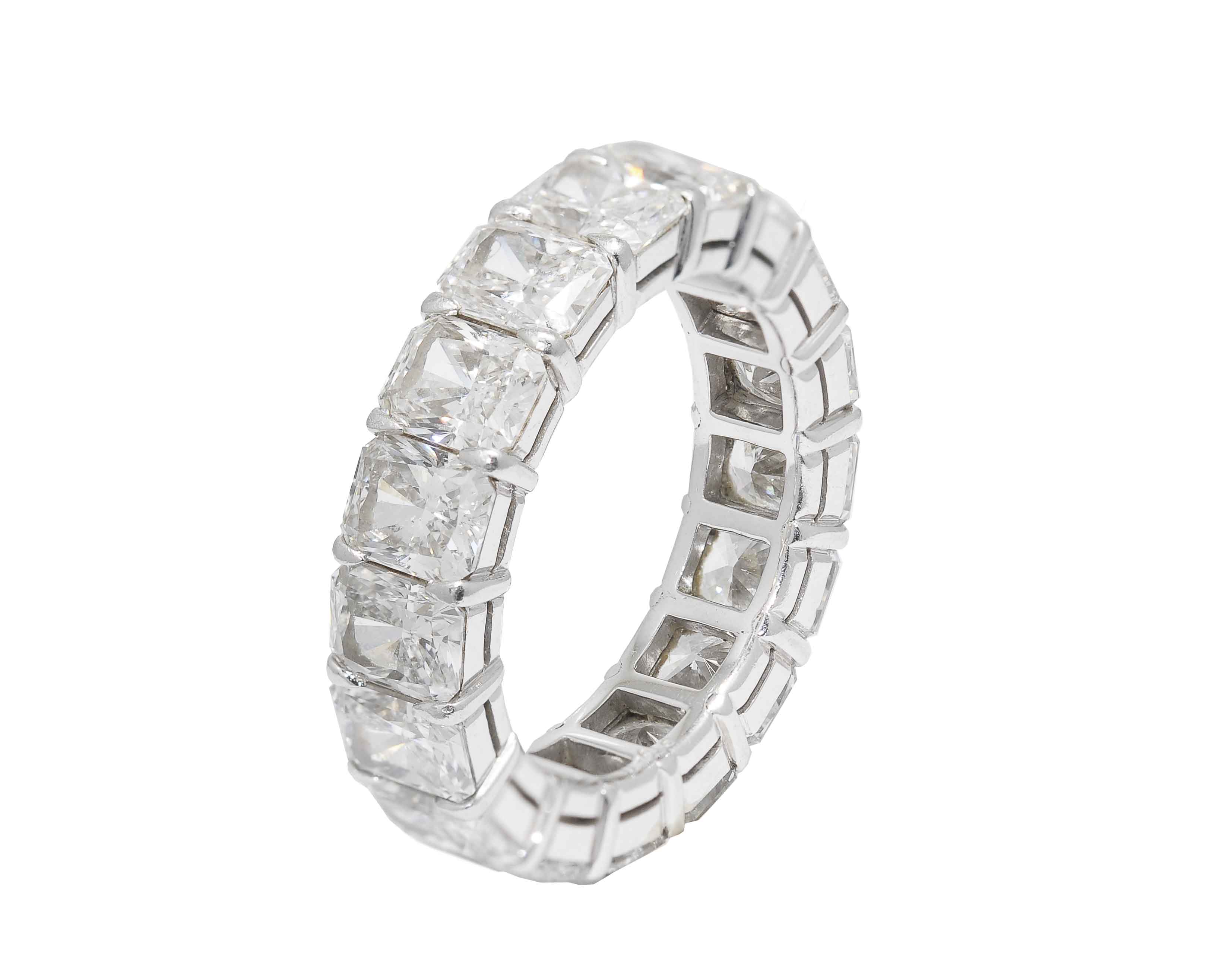 Radiant – Cut Diamond Band In 18k White Gold
