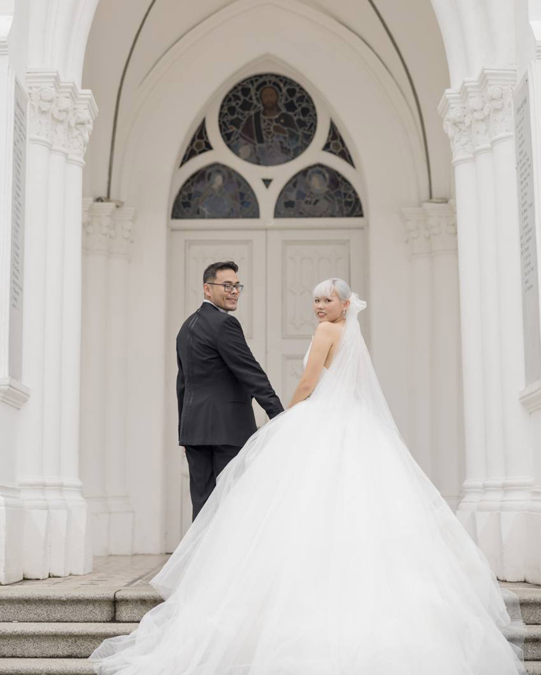W & YX | CHIJMES