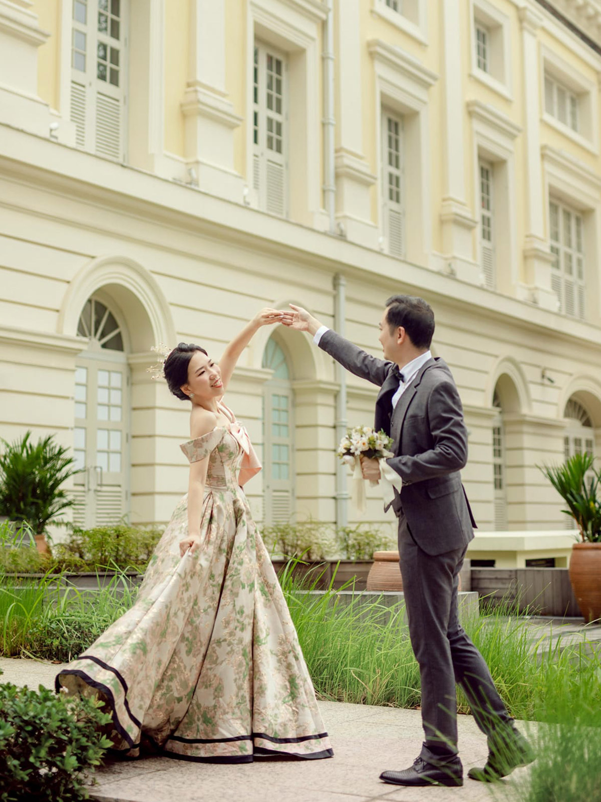 Pre-wedding Shoots | Outdoor Wedding Photos