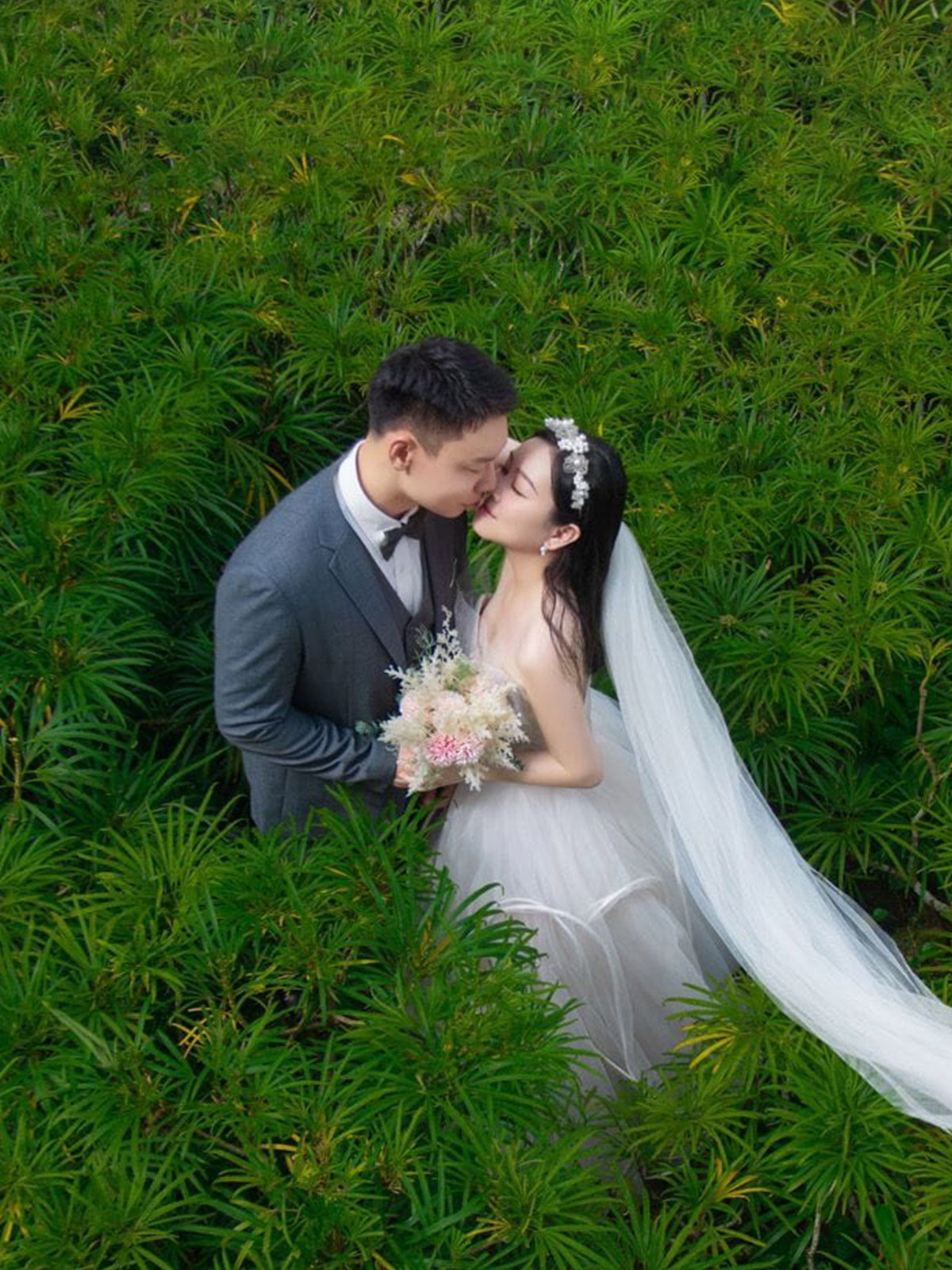 Pre-wedding Shoots | Outdoor Wedding Photos