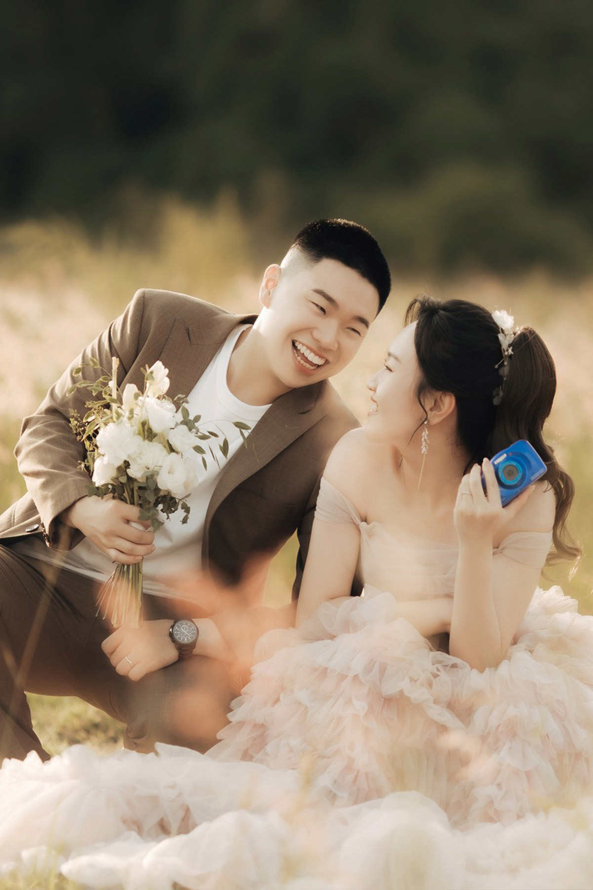 The Gentle Grassland Pre-wedding Photoshoot