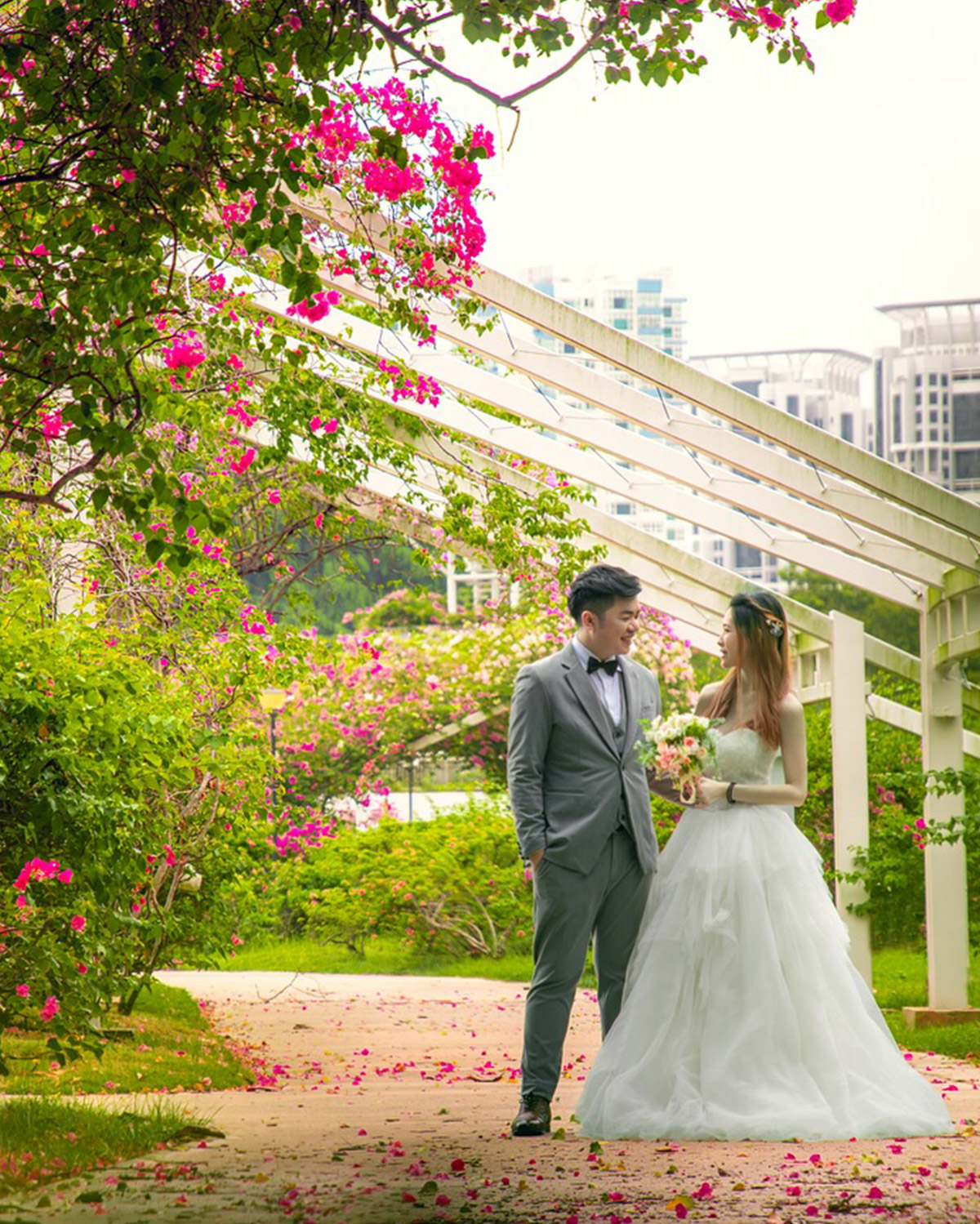 Outdoor Pre-wedding Photoshoot